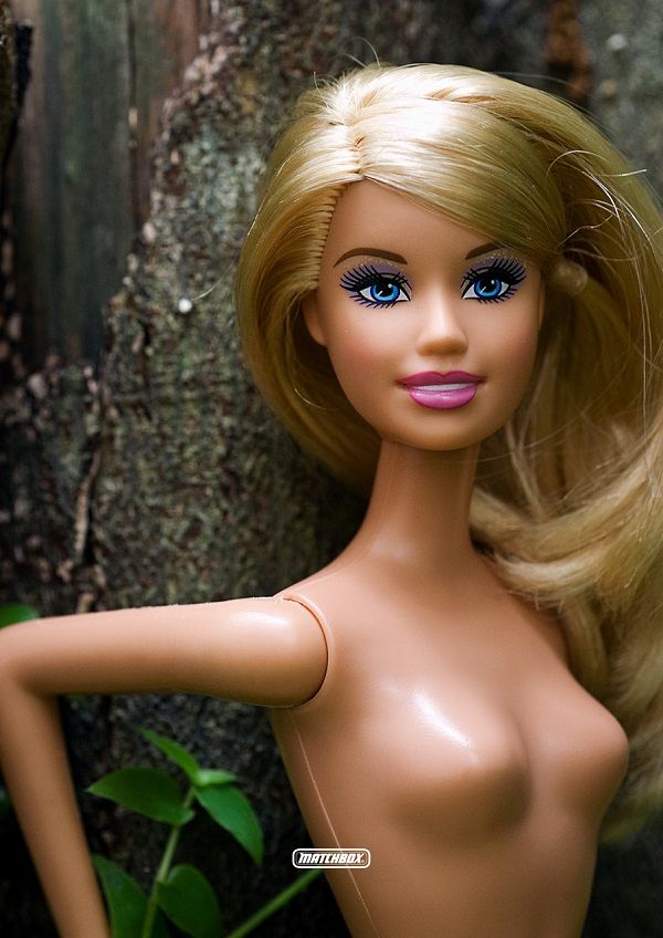 Calendrier Barbie Nue Bee Huge