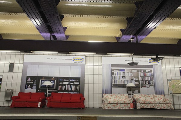 Les salons Ikea s’invitent dans le métro parisien