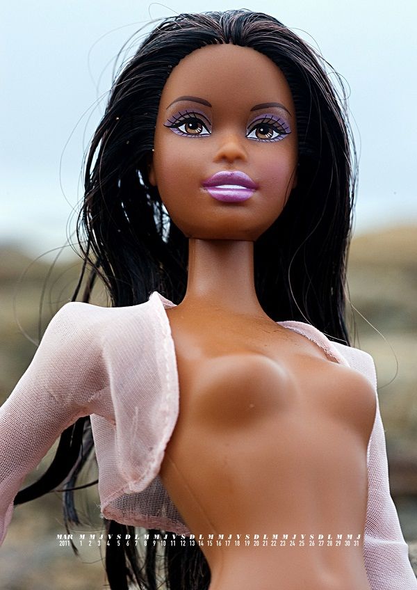 Calendrier Barbie nues