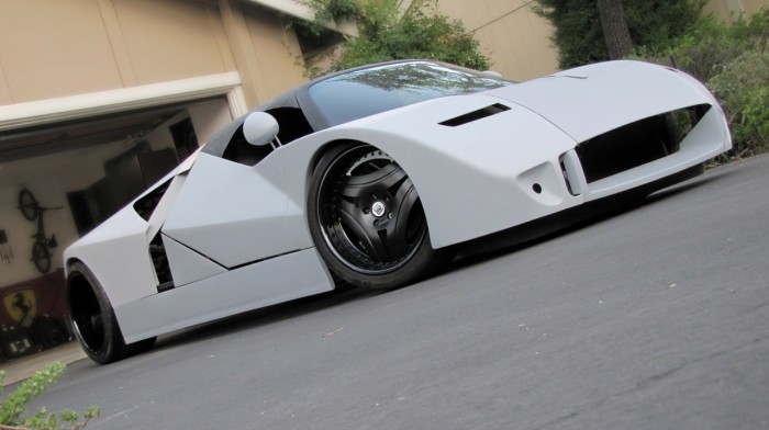 Réplique de la Ford GT90