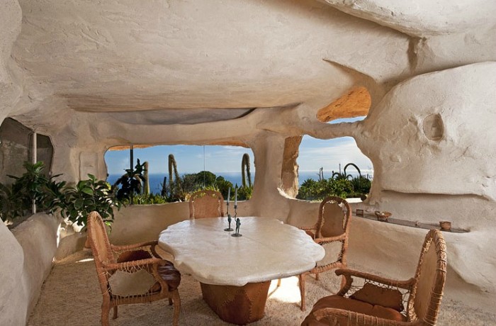 77913546_flintstones-style-interiors_xyo