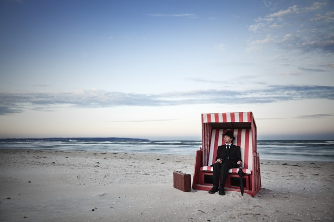 A Rest At The Beach - Ralph Graef