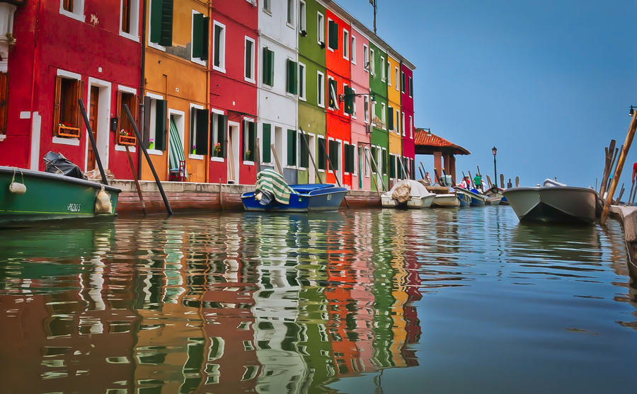 Burano reflection ©Ian Van Landuyt
