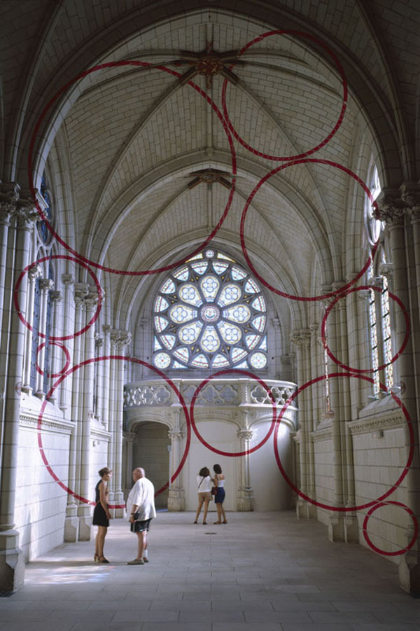 “Encerclement à dix,” Centre d’Art Contemporain, Thouars, France – 1999