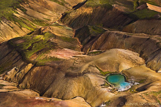 Landmannalaugar aus der Vogelperspektive - Aerial Island - Lukas Gawenda