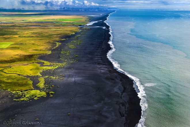 Suedkueste - Aerial Island - Lukas Gawenda