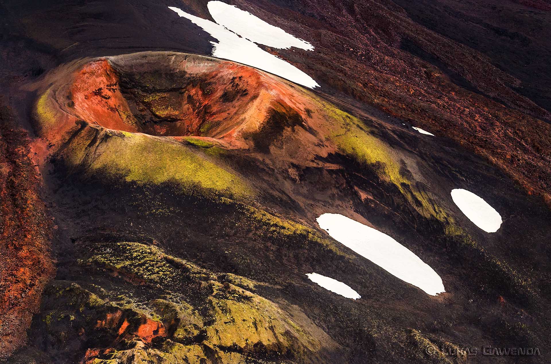 Vulkankrater - Aerials - Lukas Gawenda